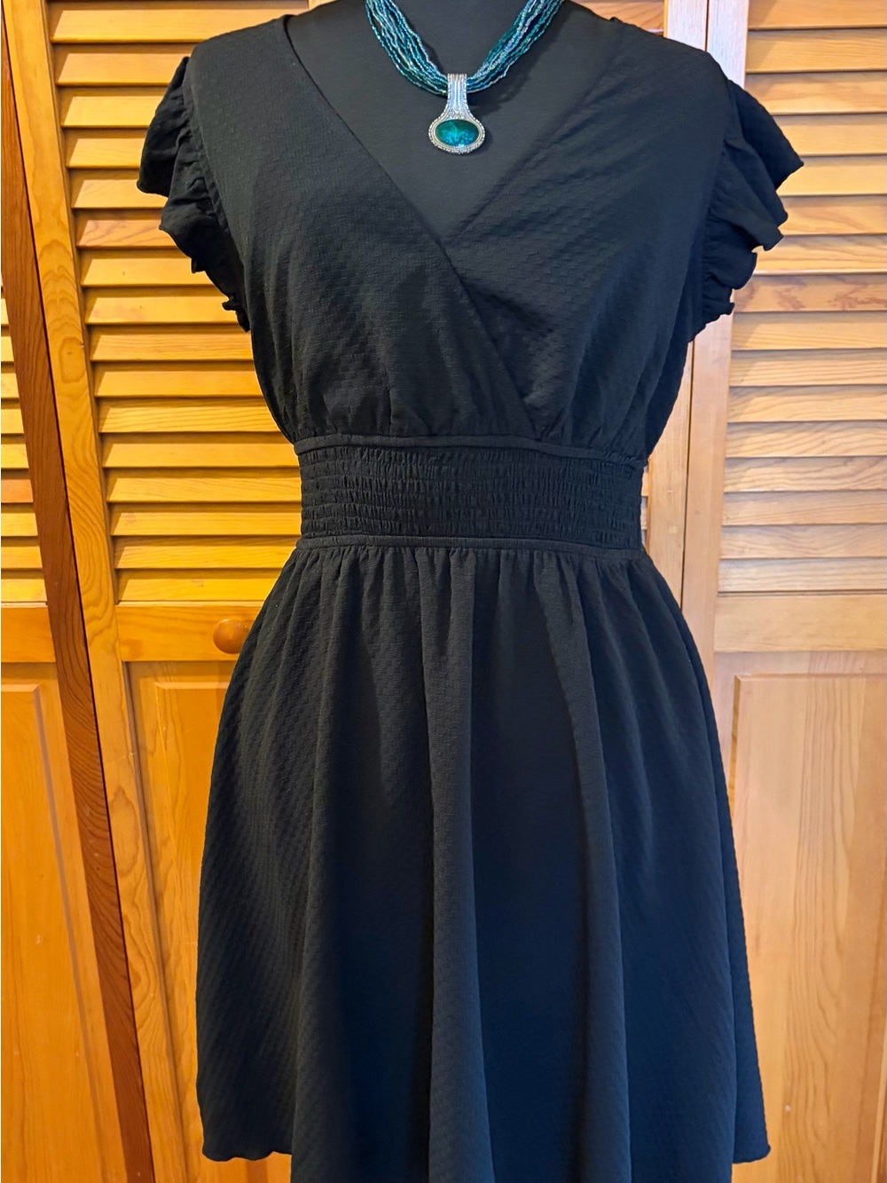 CUPSHE Black Fit & Flare Dress Medium Flutter Sleeve Textured Mini Sundress